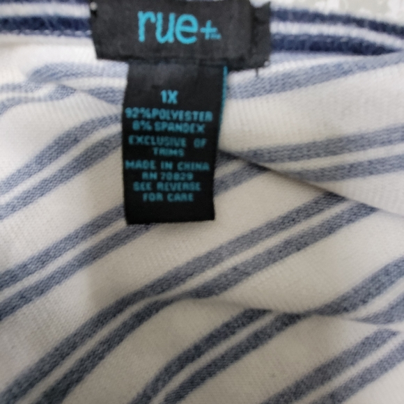 Rue Plus Size Hi-Lo Sweater - Picture 3 of 3